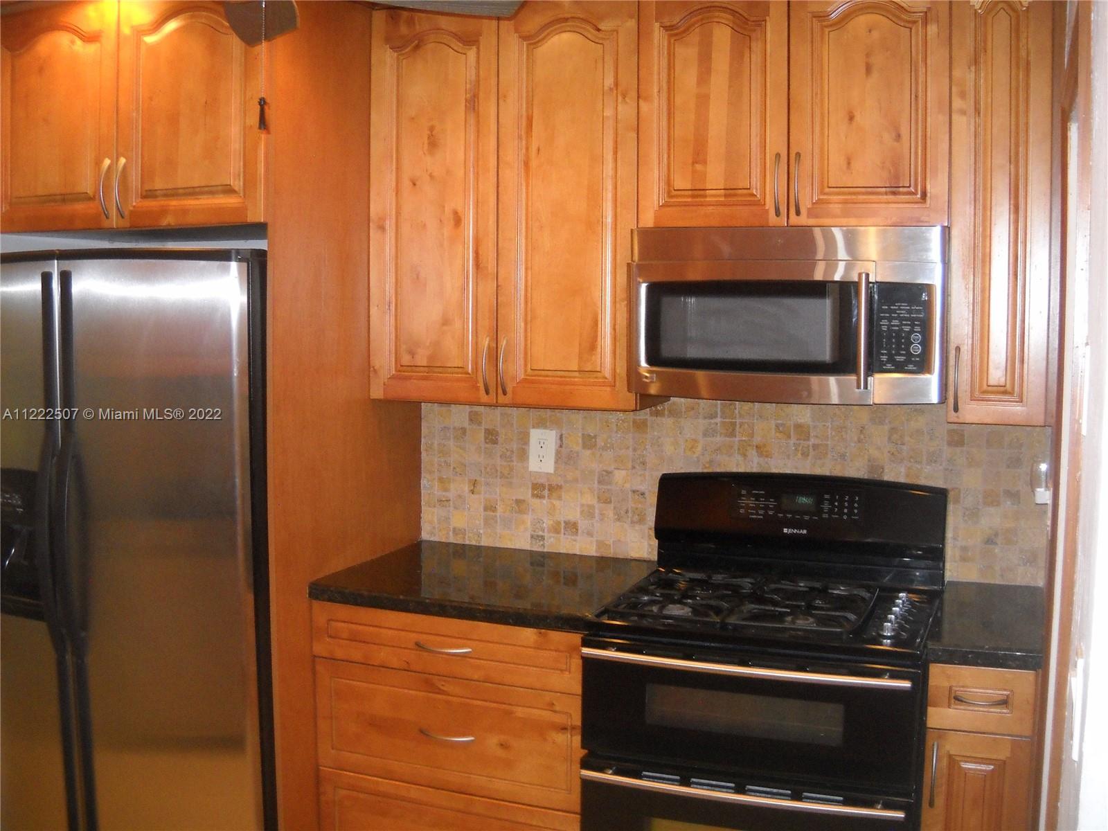 PLANTATION GARDENS 1ST SE - Residential