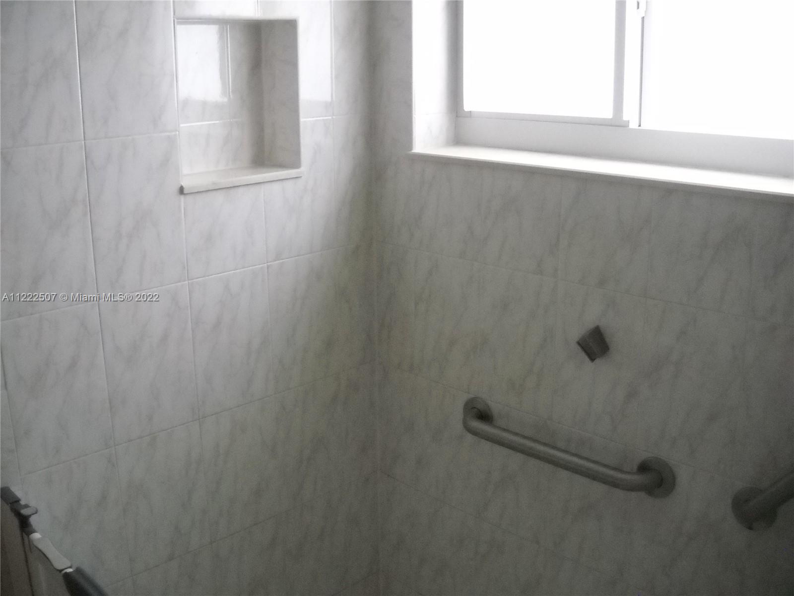 PLANTATION GARDENS 1ST SE - Residential