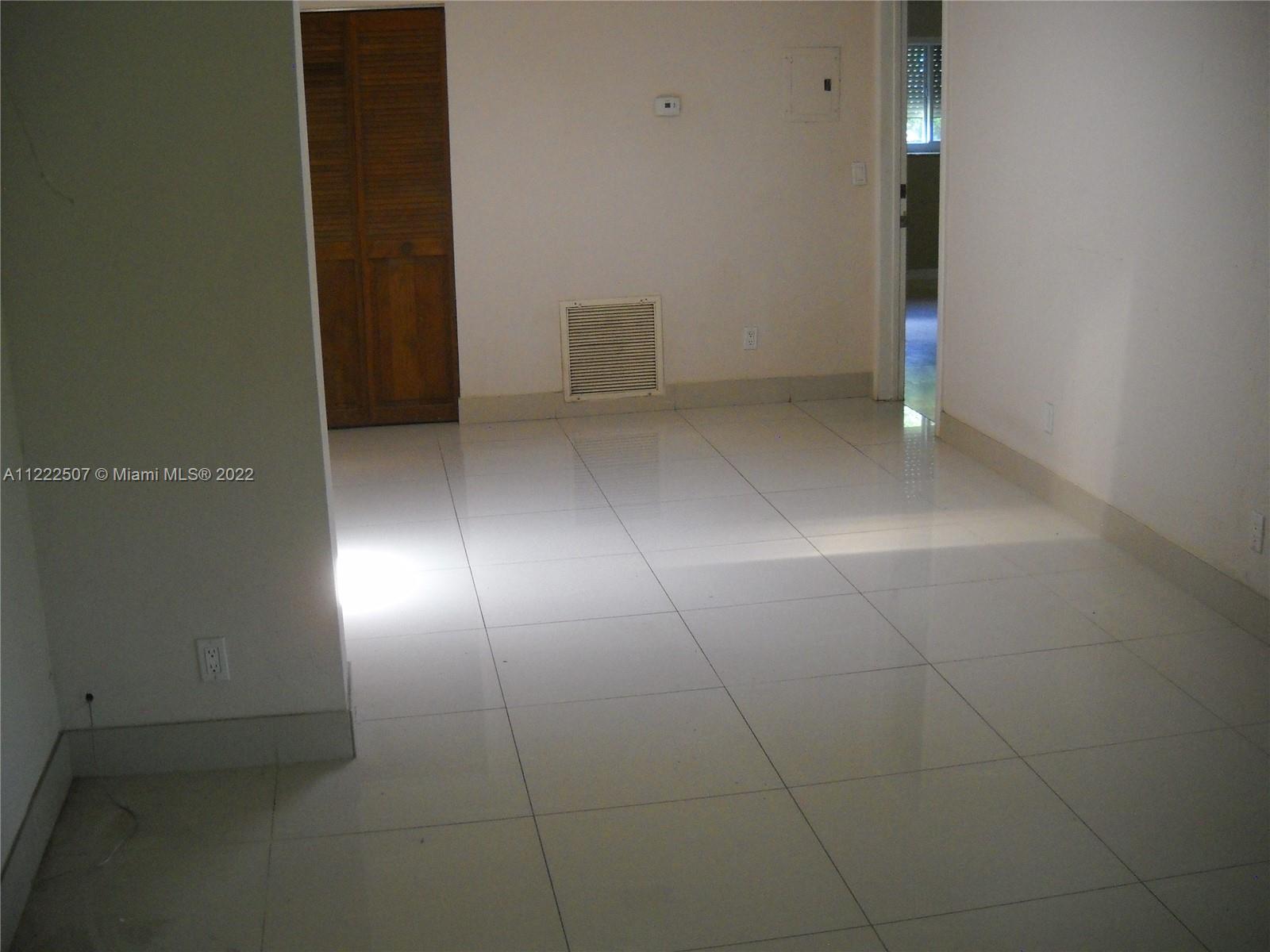 PLANTATION GARDENS 1ST SE - Residential