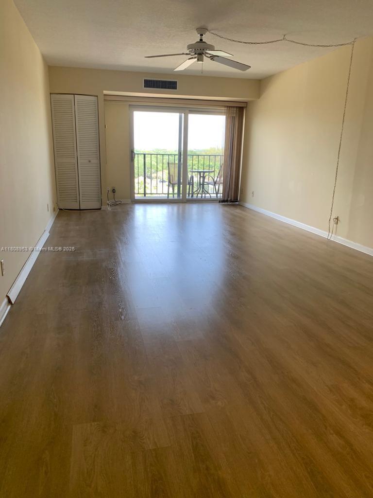 RUNAWAY BAY CONDO - Residential