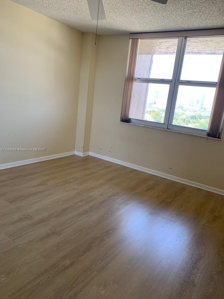 RUNAWAY BAY CONDO - Residential