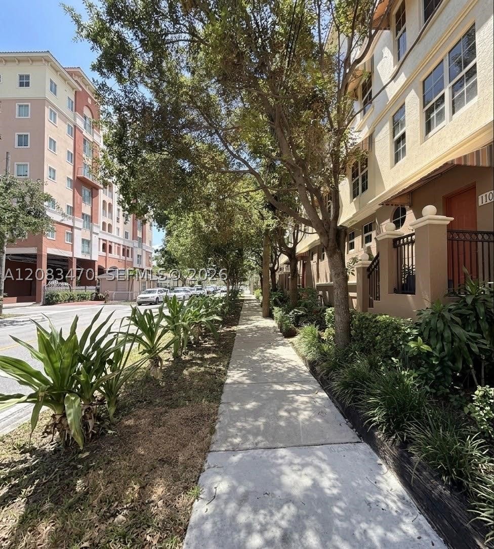 3232 SW 22nd Ter 113, Miami FL 33145