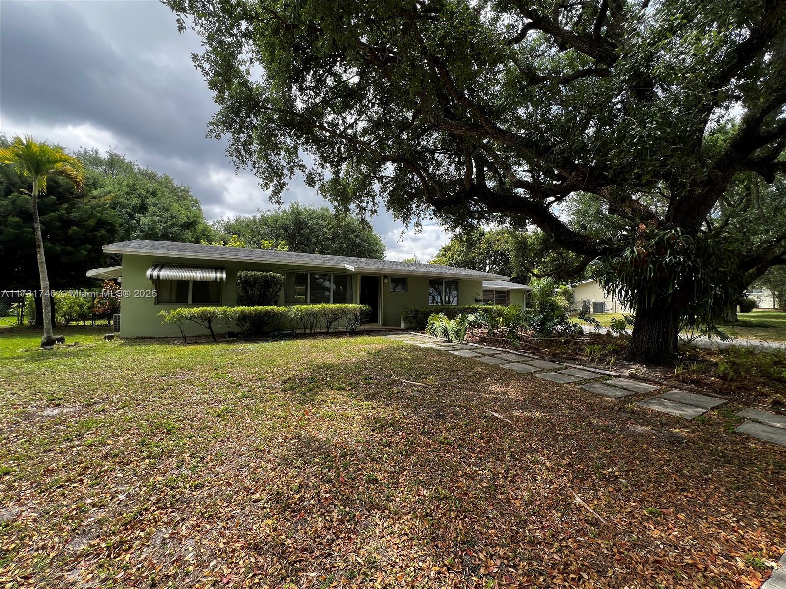 Rental Property at 8240 Sw 96th St, Miami, Broward County, Florida - Bedrooms: 3 
Bathrooms: 2  - $2,950 MO.