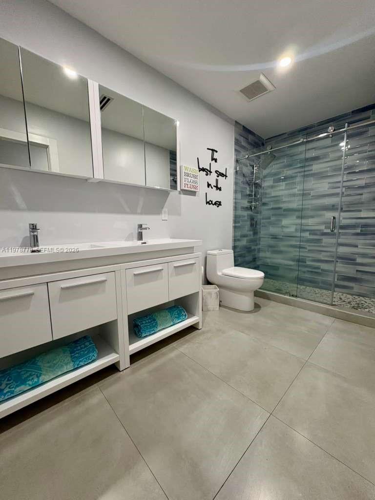 COUNTRY CLUB OF MIAMI EST - Residential