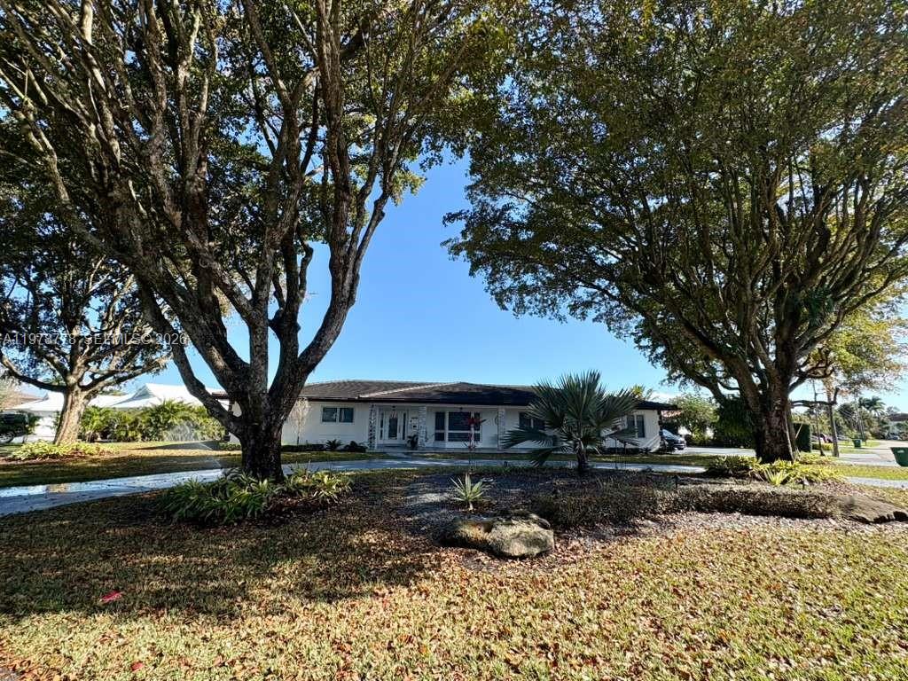 COUNTRY CLUB OF MIAMI EST - Residential