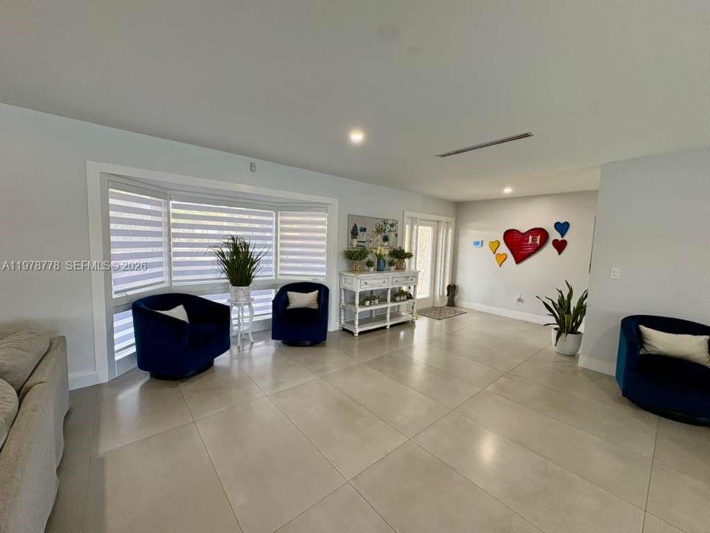 COUNTRY CLUB OF MIAMI EST - Residential