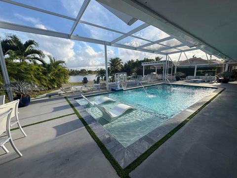 6890 Winged Foot Dr Hialeah FL 33015