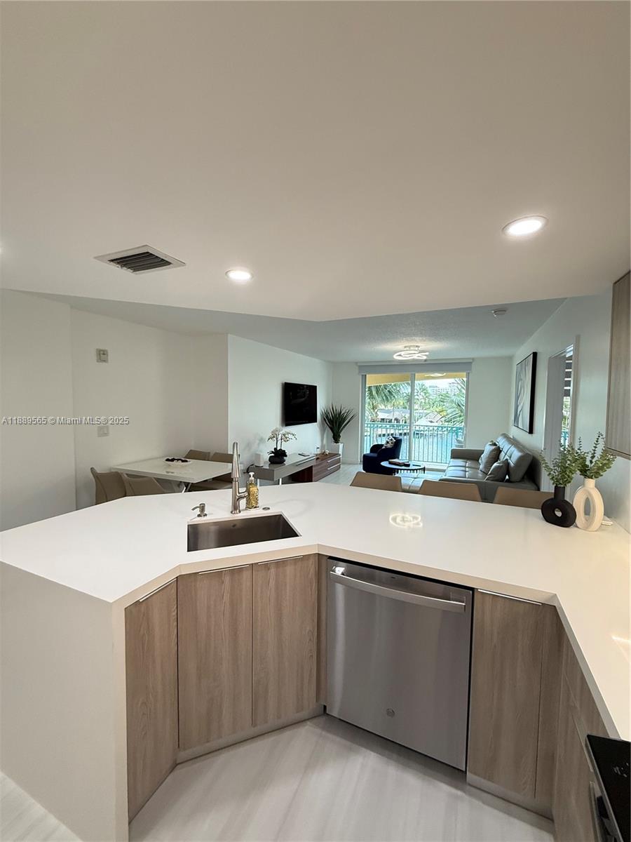 HALLANDALE BEACH PRIVATE - Residential Lease