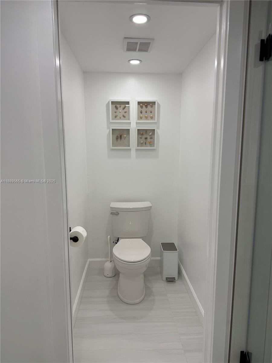 HALLANDALE BEACH PRIVATE - Residential Lease