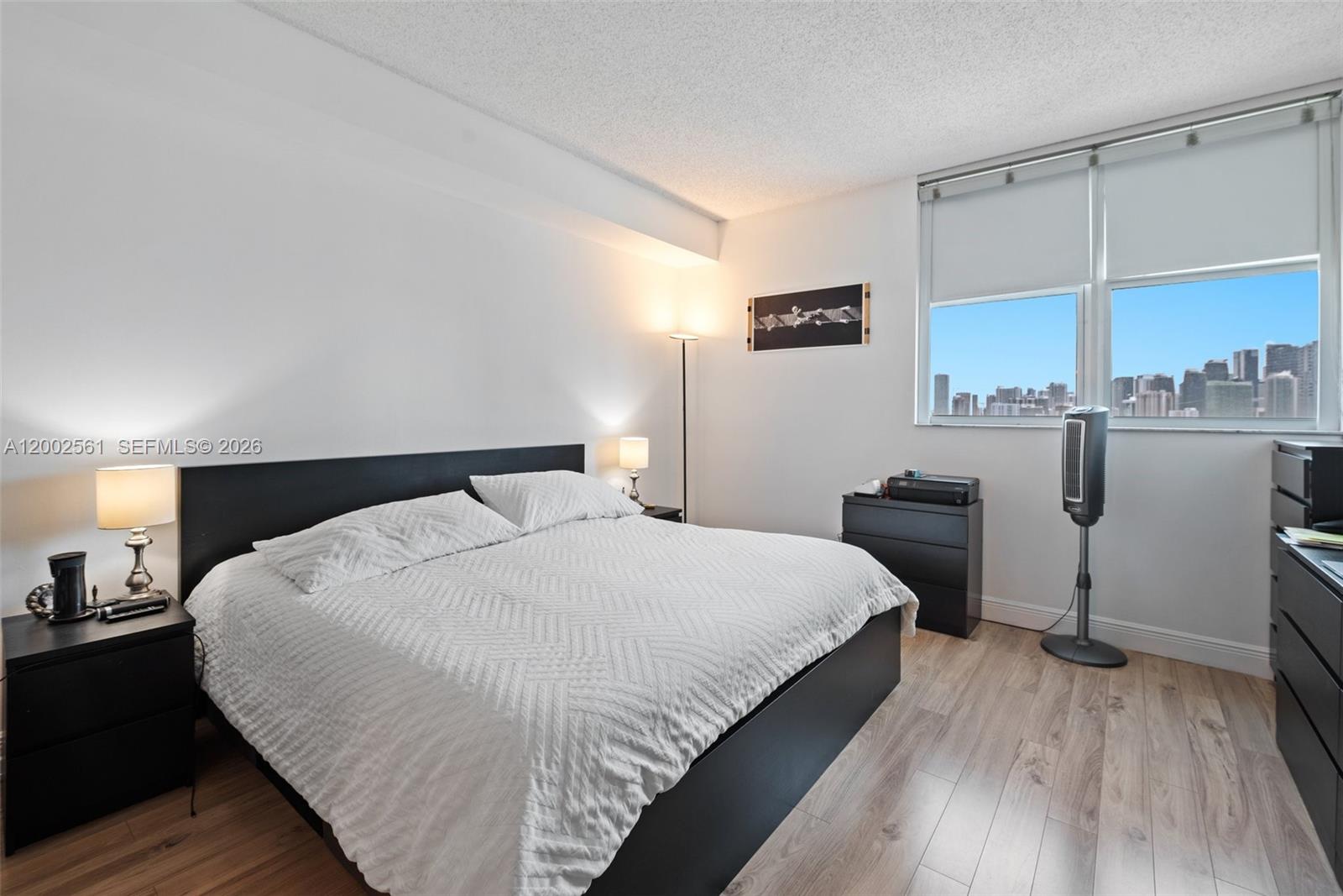 THE METROPOLITAN CONDO - Residential