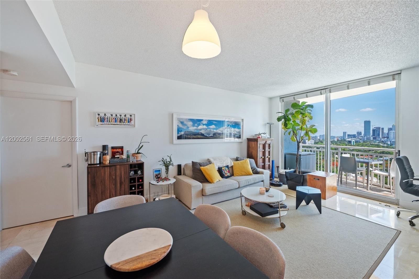 THE METROPOLITAN CONDO - Residential