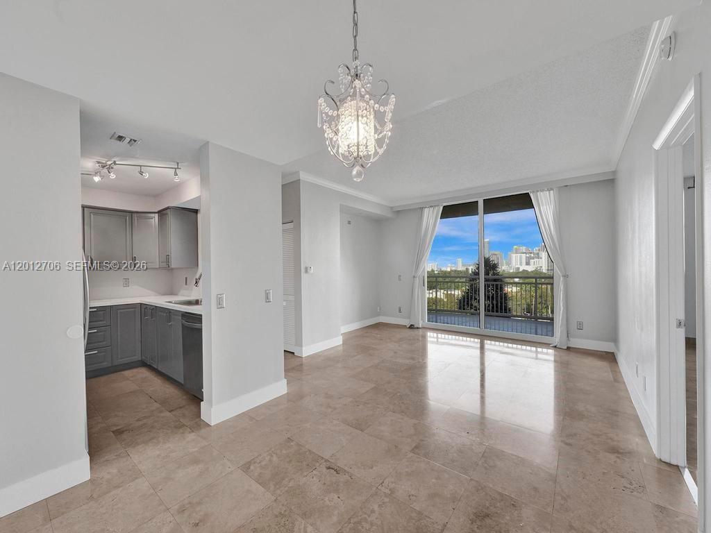 THE METROPOLITAN CONDO - Residential