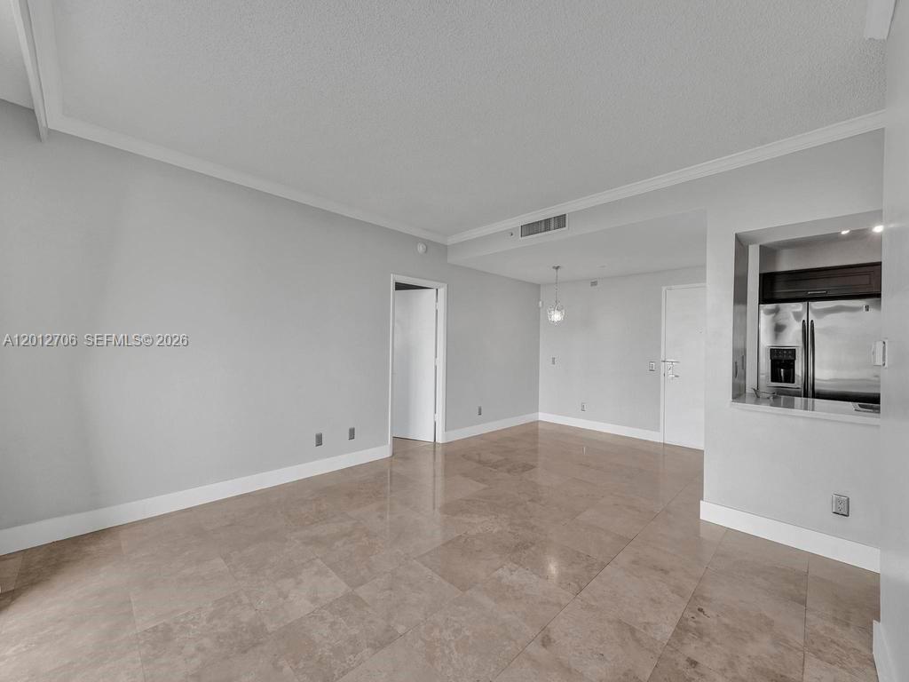 THE METROPOLITAN CONDO - Residential