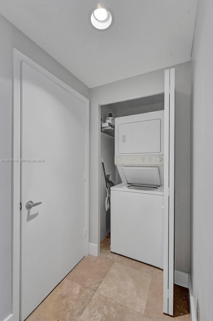 THE METROPOLITAN CONDO - Residential
