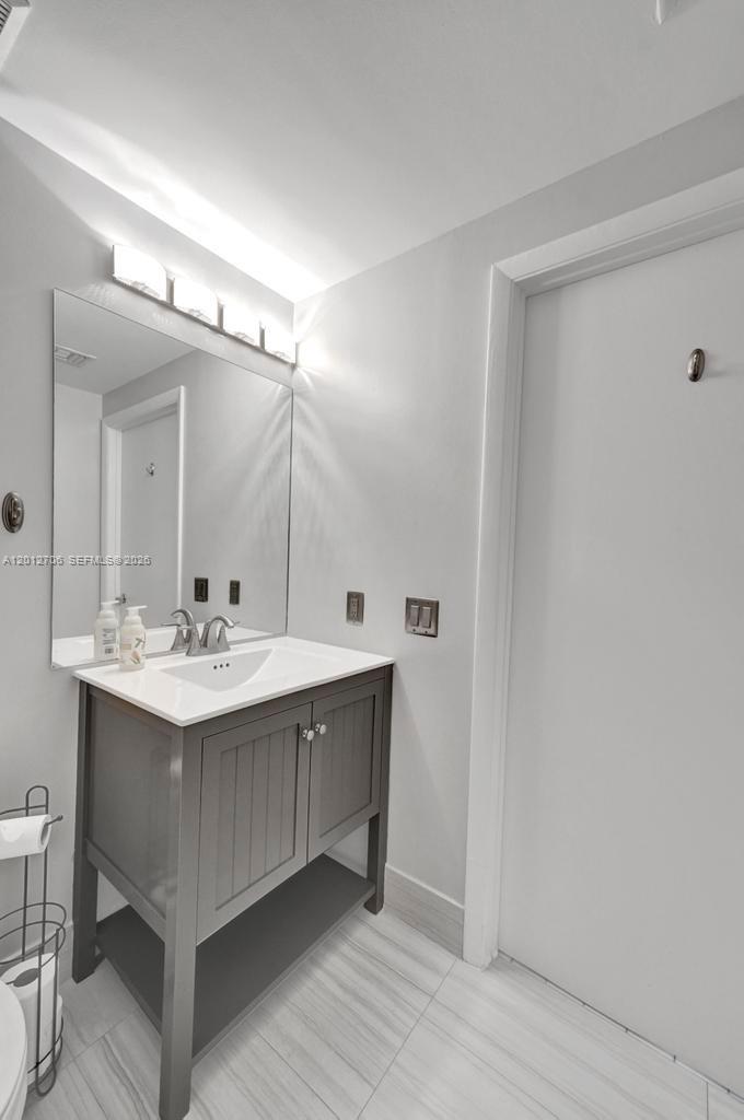 THE METROPOLITAN CONDO - Residential
