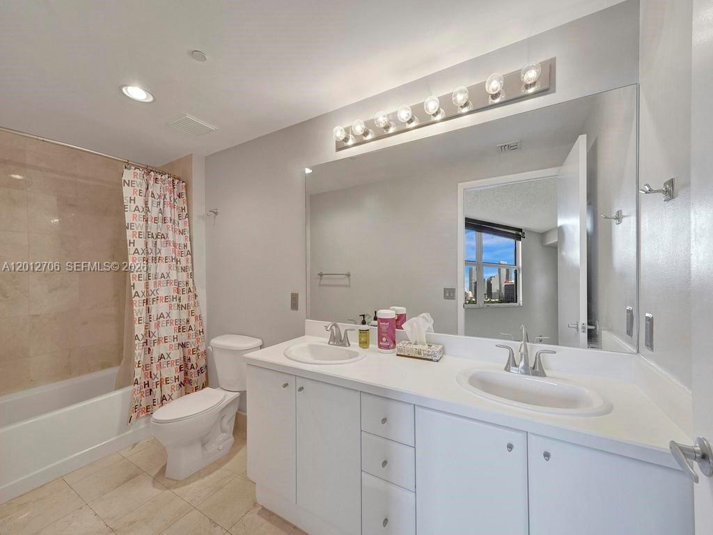 THE METROPOLITAN CONDO - Residential