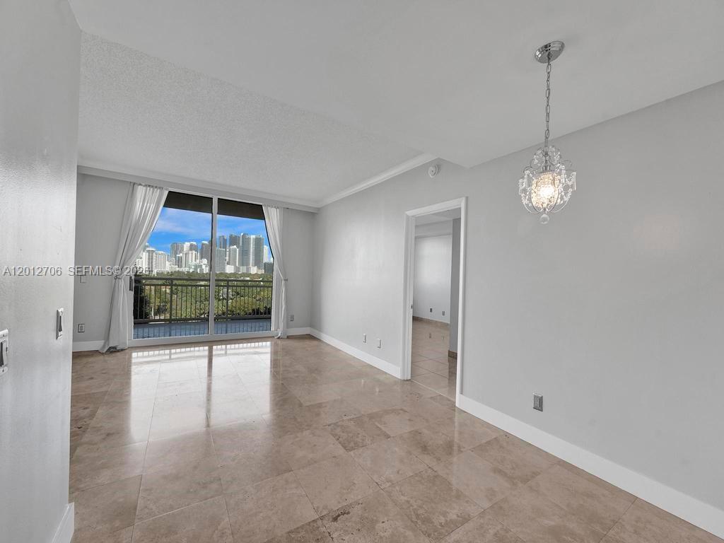 THE METROPOLITAN CONDO - Residential
