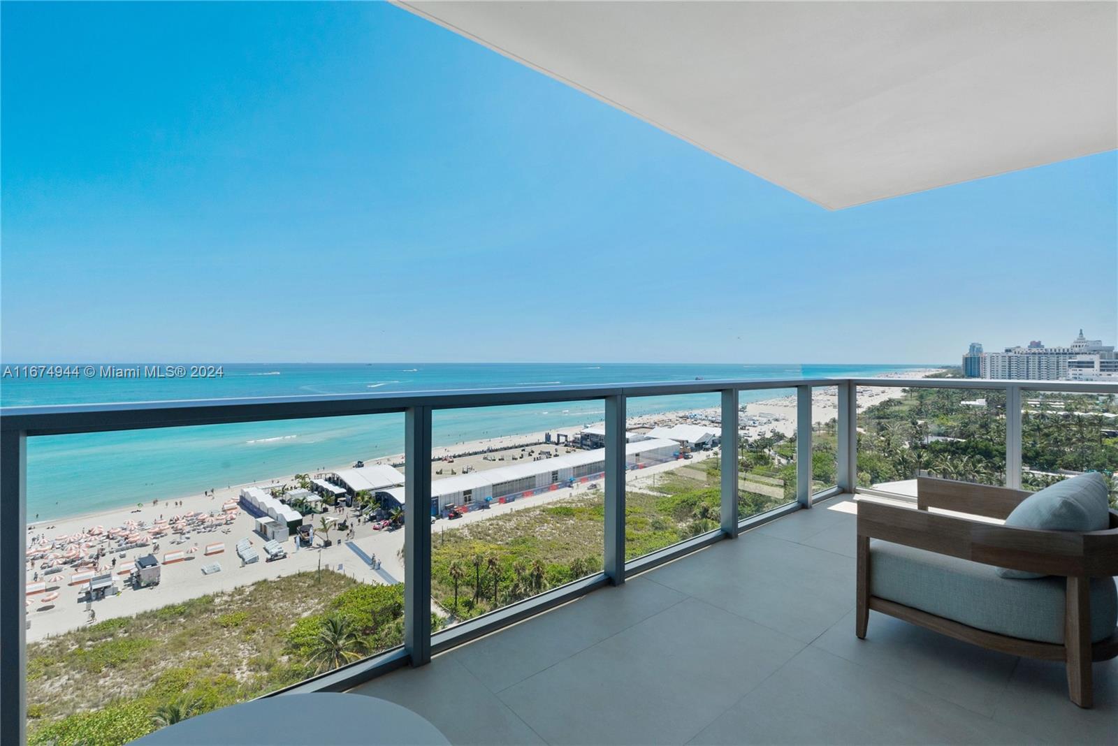 2201 Collins Ave 1228, Miami Beach, Miami-Dade County, Florida - 2 Bedrooms  
2 Bathrooms - 