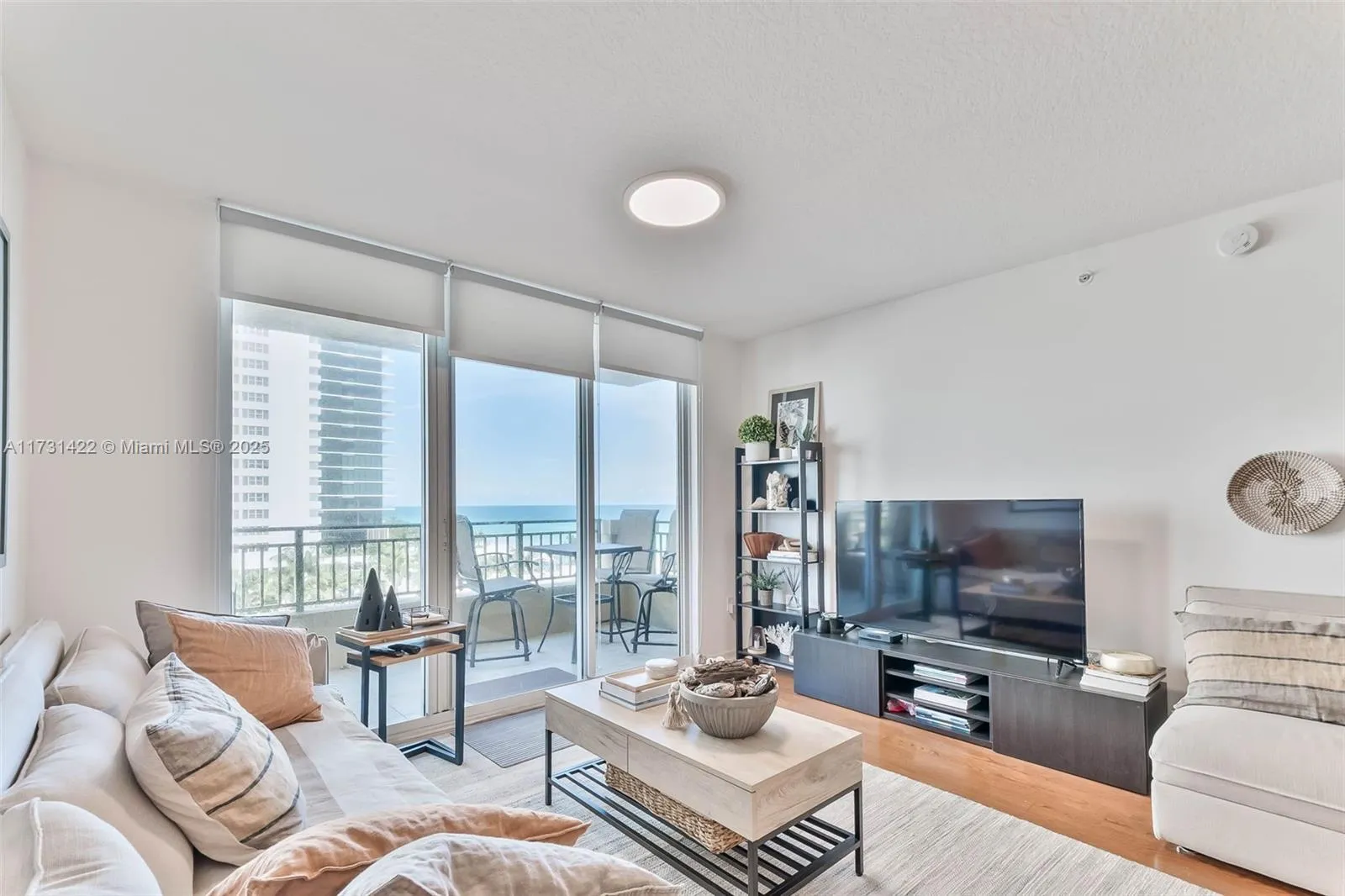 Hallandale Beach, Florida 33009, United States, 2 Bedrooms Bedrooms, ,2 BathroomsBathrooms,Residential,Active,14637