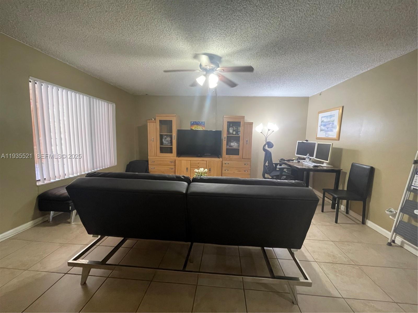 6900 SW 39th St 207J