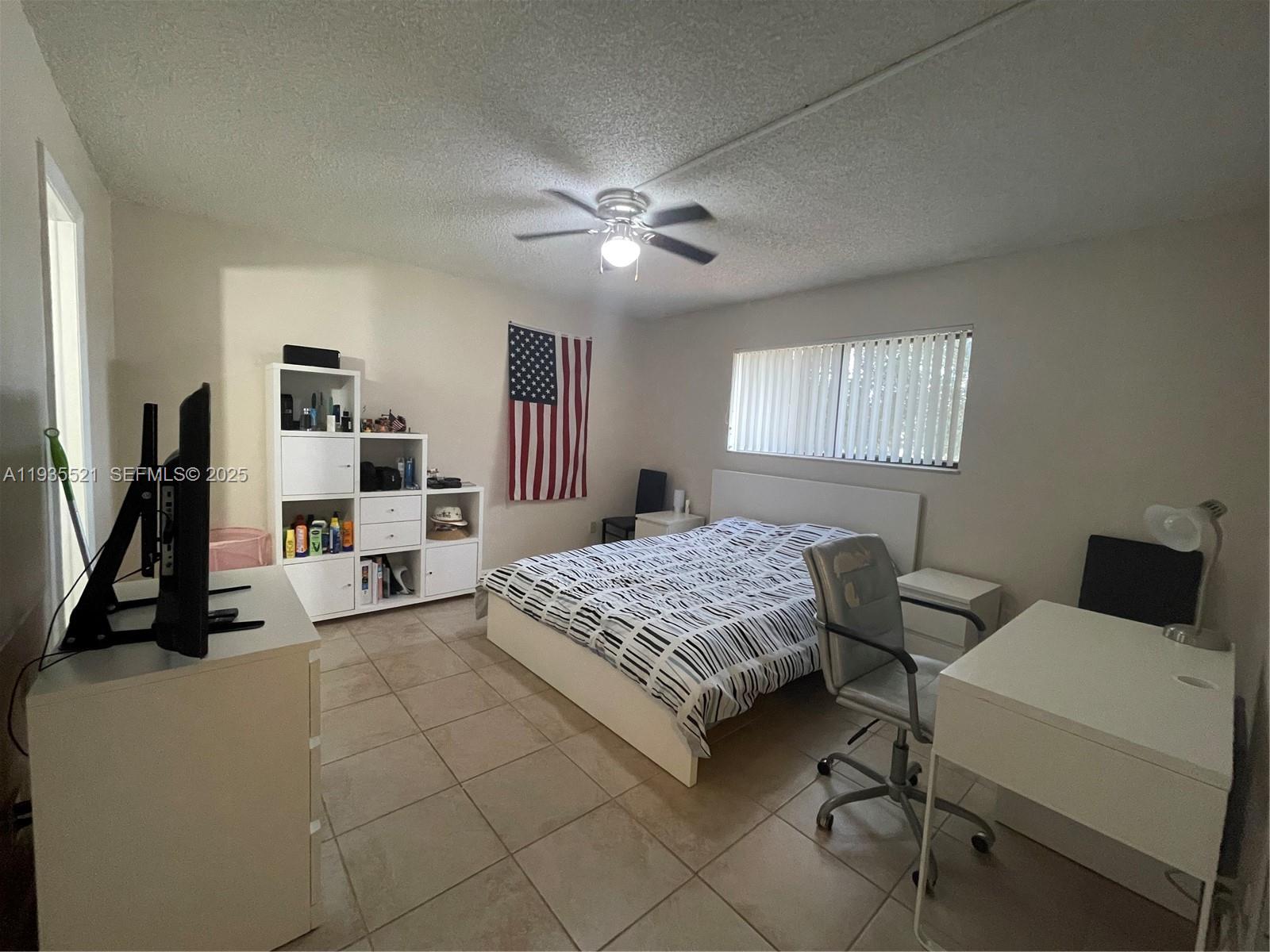 6900 SW 39th St 207J