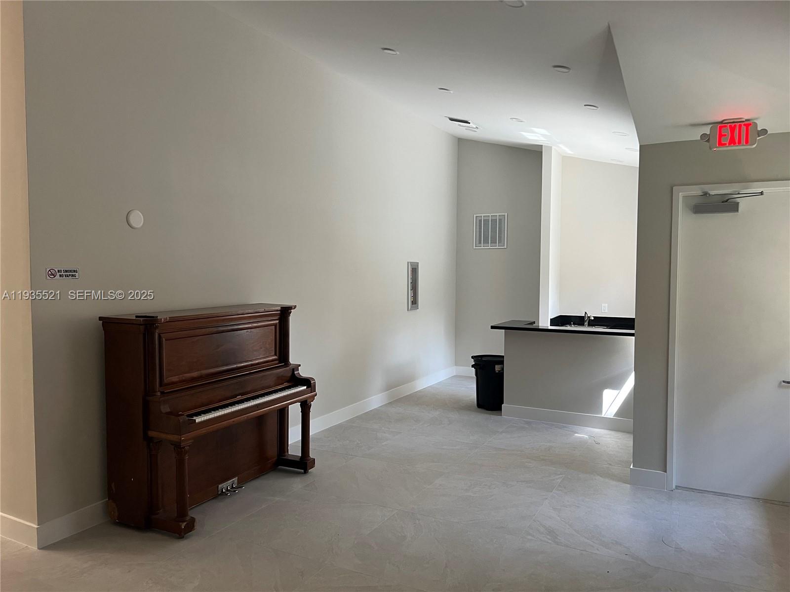 COURTYARDS AT DAVIE CONDO - Residential