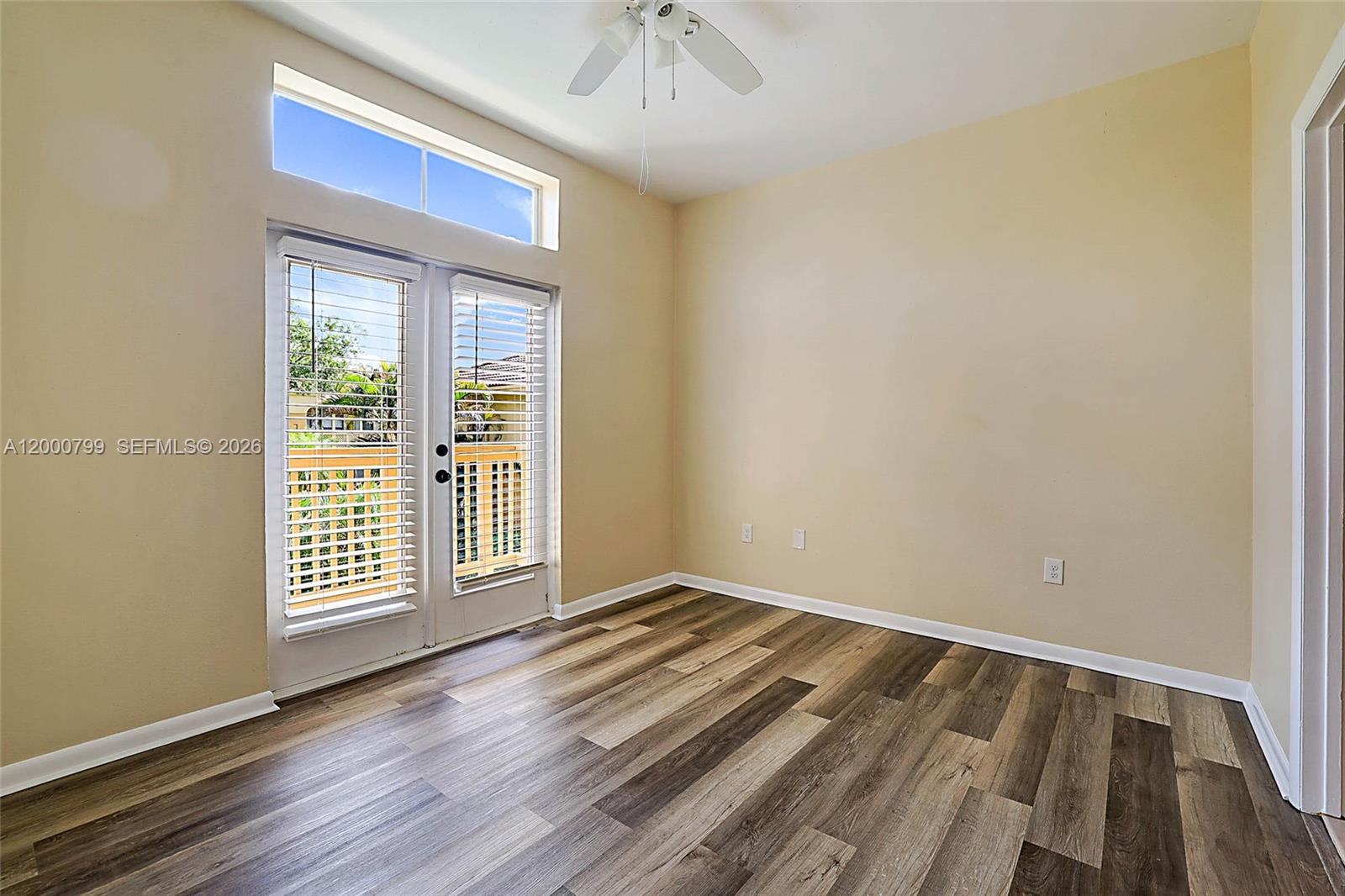 PALM LAKE CONDO - Residential