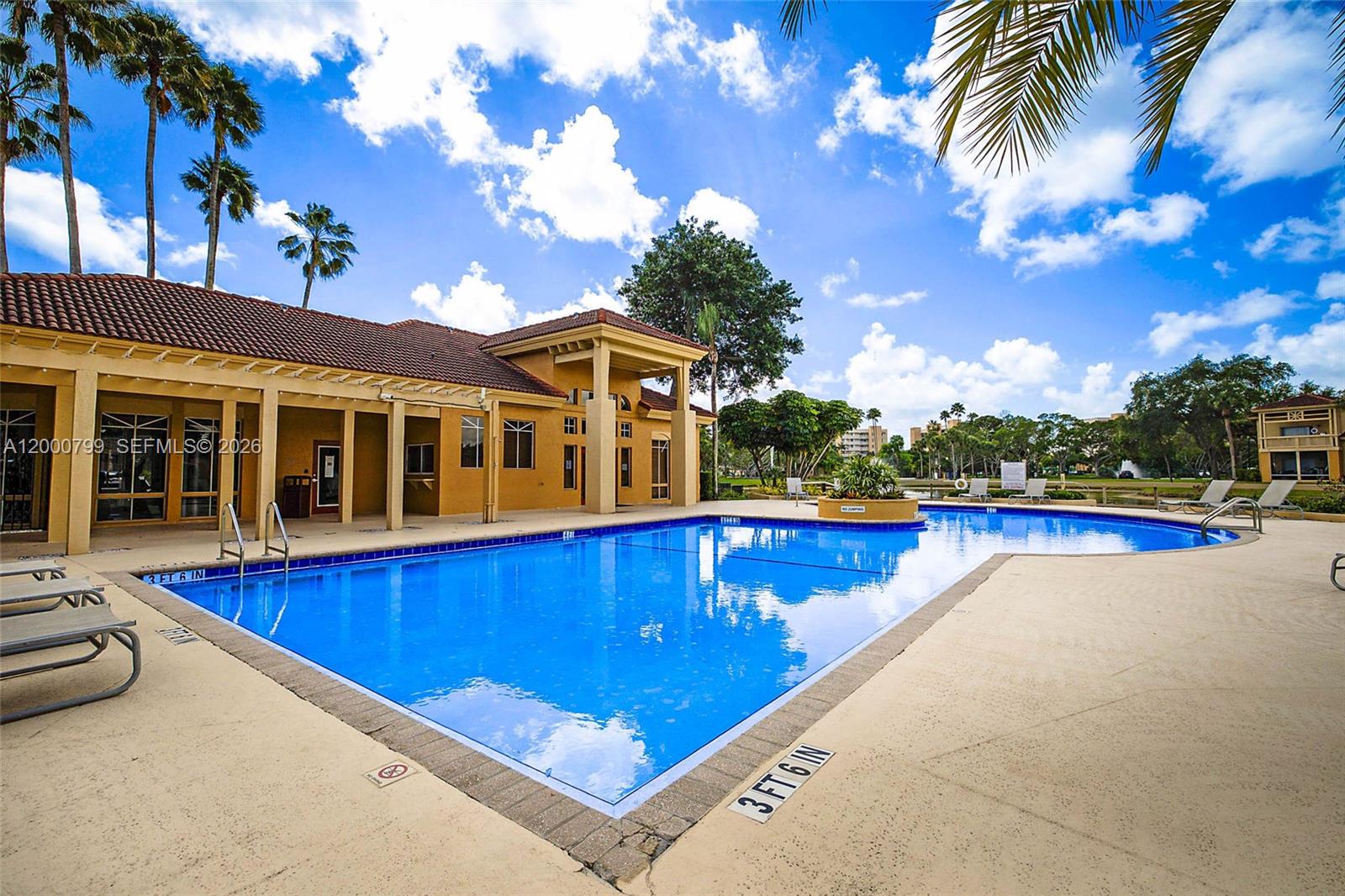 PALM LAKE CONDO - Residential