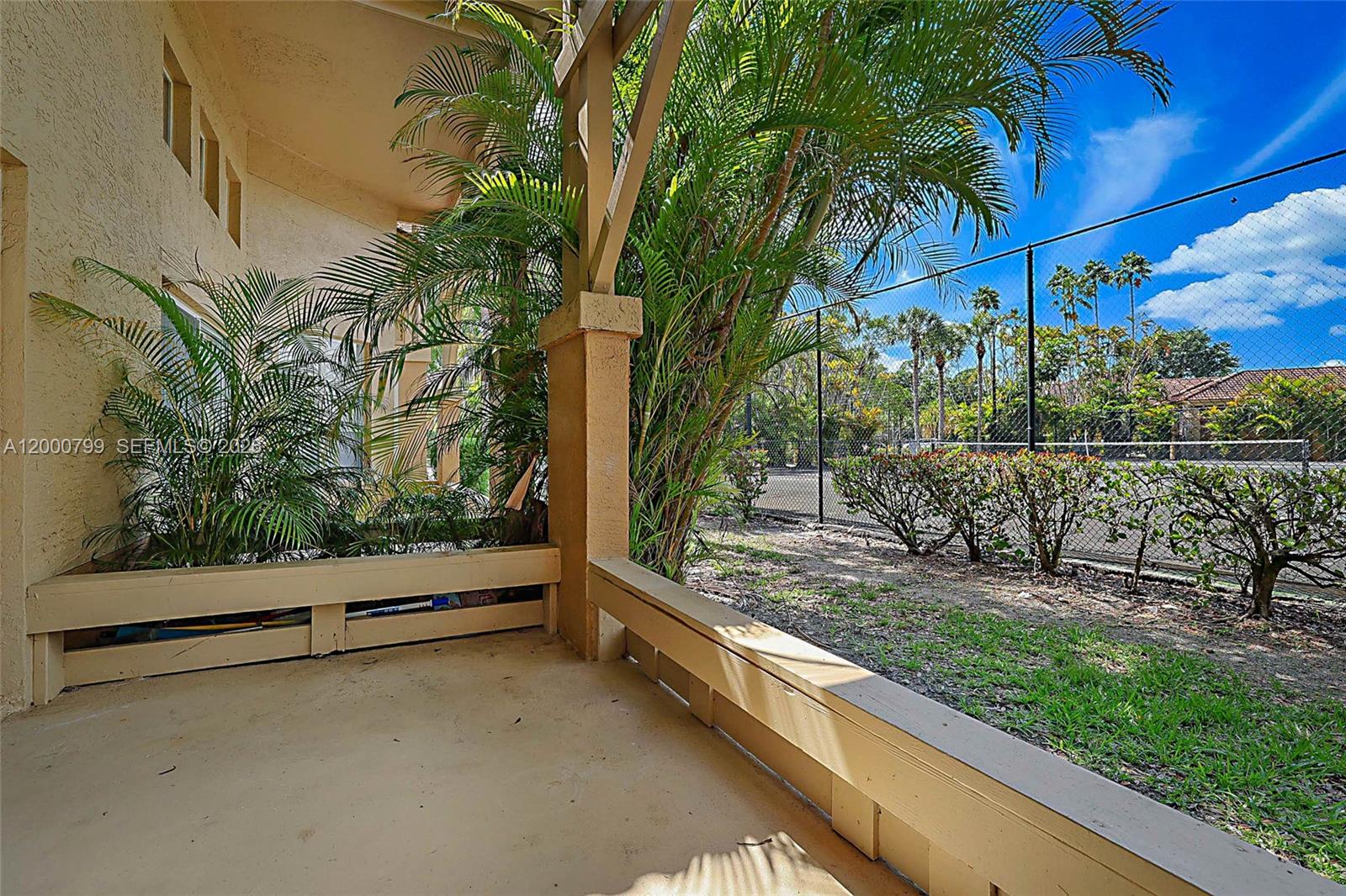 PALM LAKE CONDO - Residential