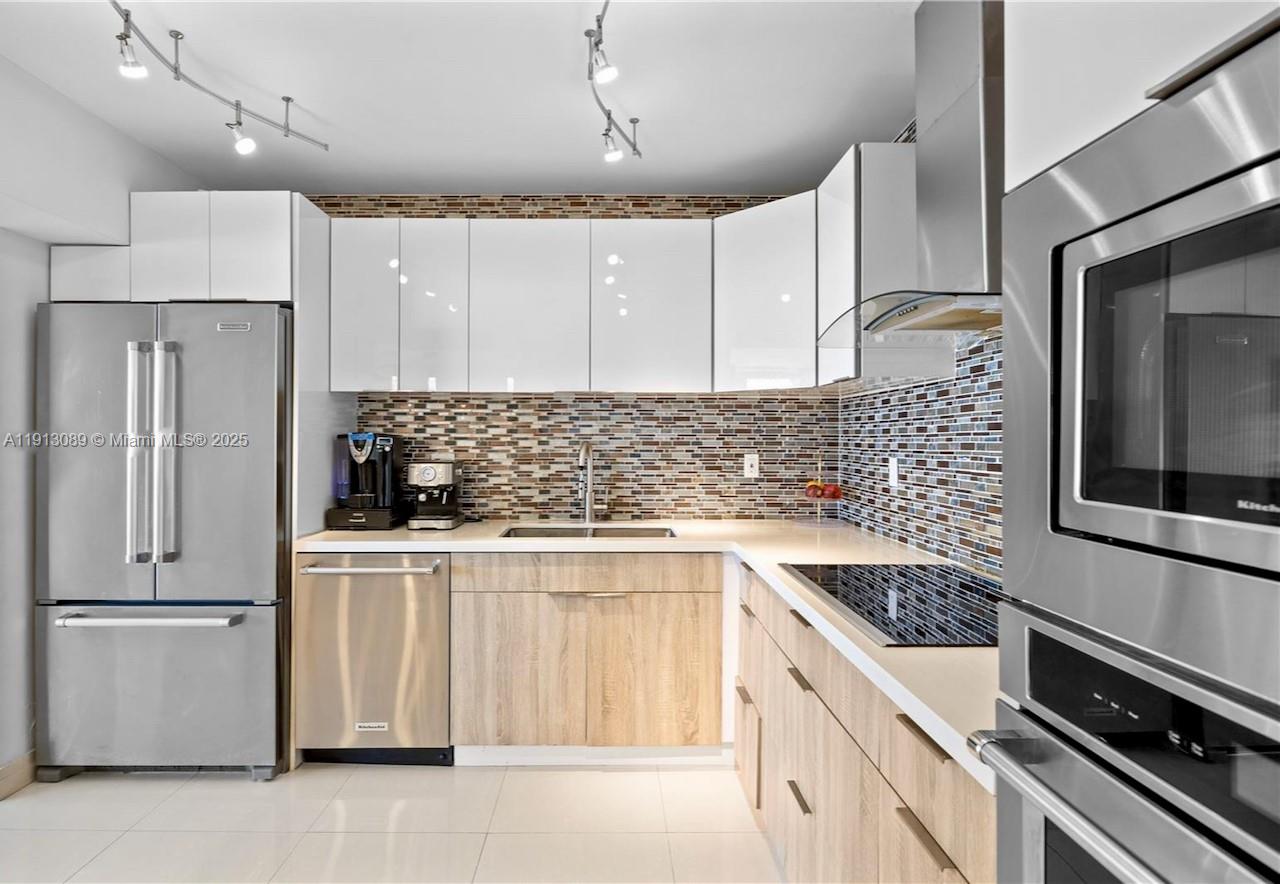 900 Bay Dr 624-622-620