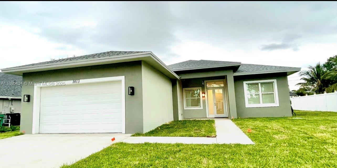 1013 SW Deauville Ave