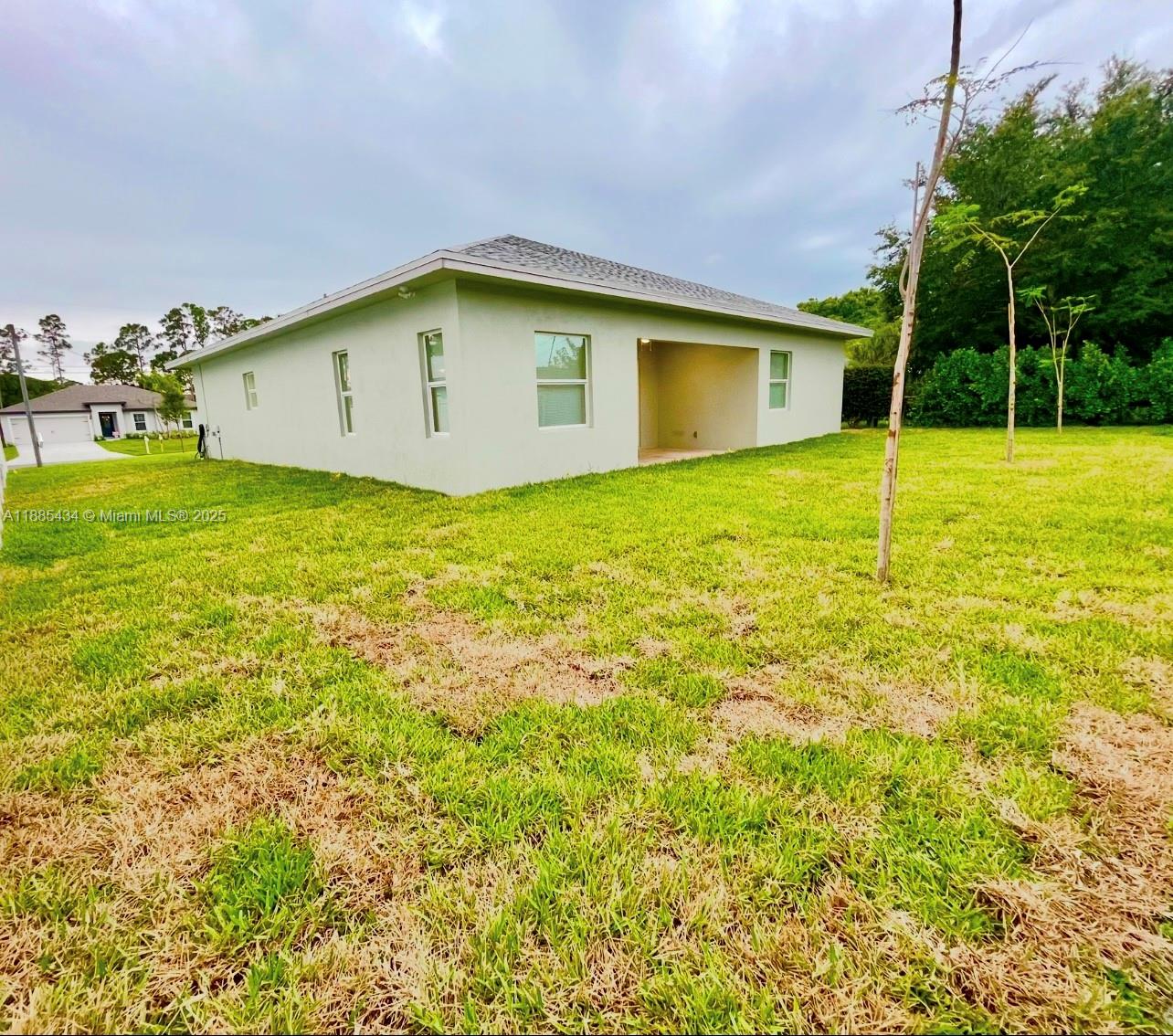 1013 SW Deauville Ave