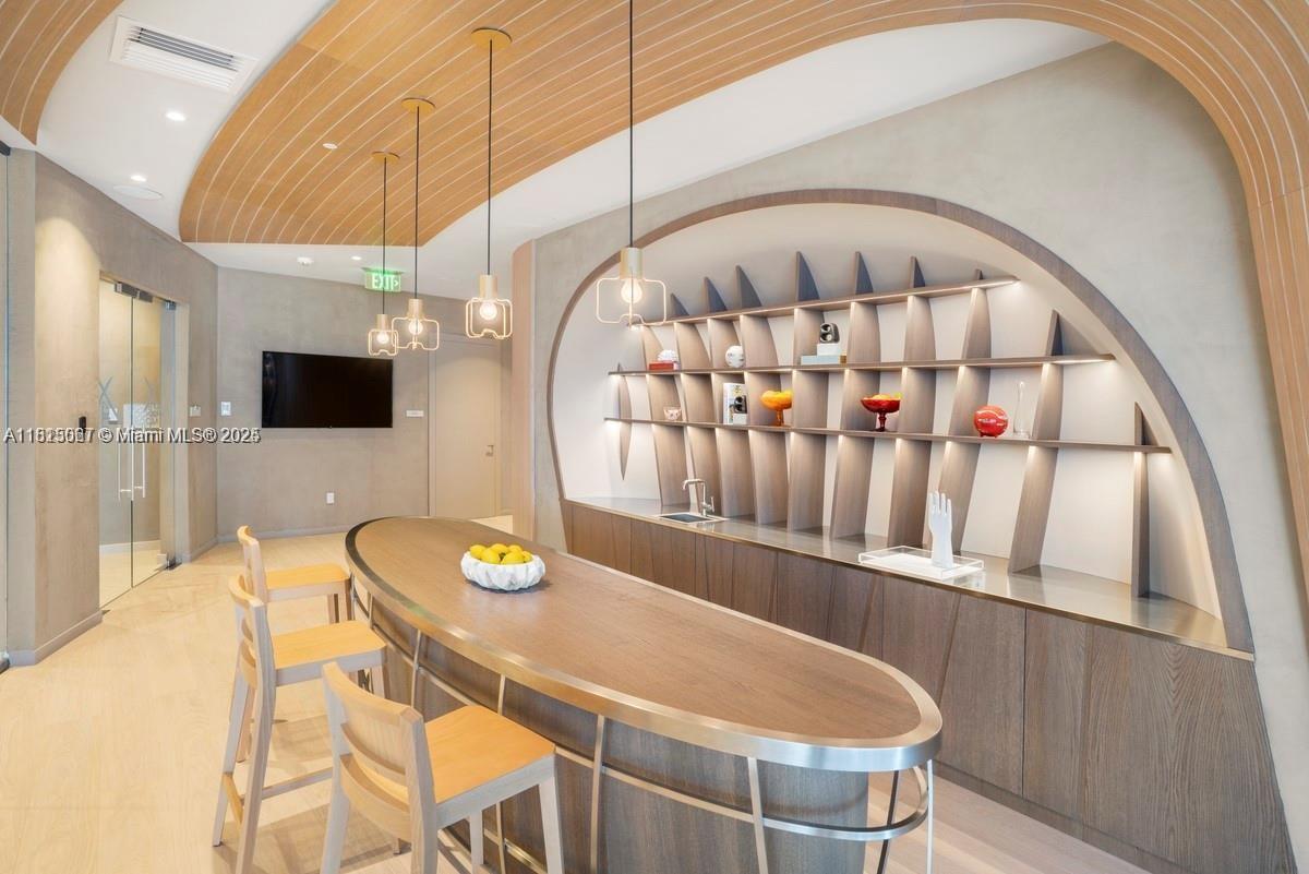 BRICKELL FLATIRON - Residential
