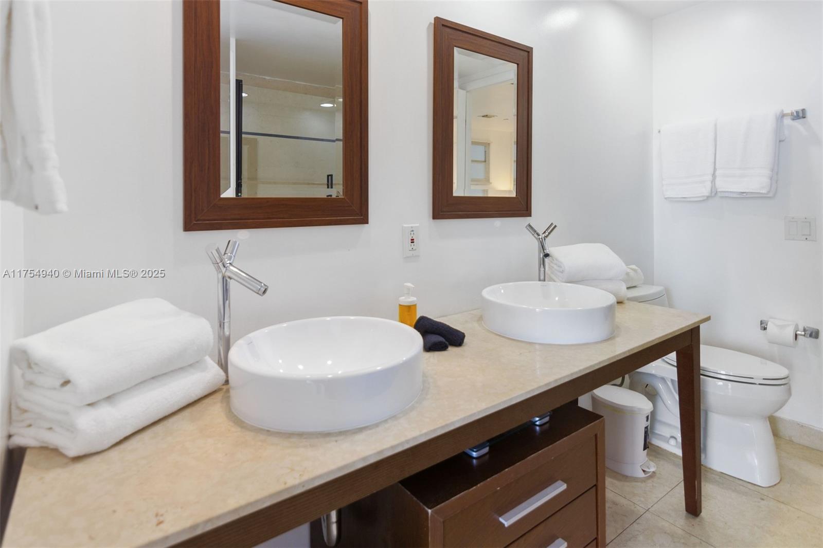 ICON BRICKELL CONDO NO 3 - Residential