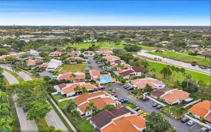 8273 Nw 36th St 8273, Sunrise, Miami-Dade County, Florida - 2 Bedrooms  
2 Bathrooms - 