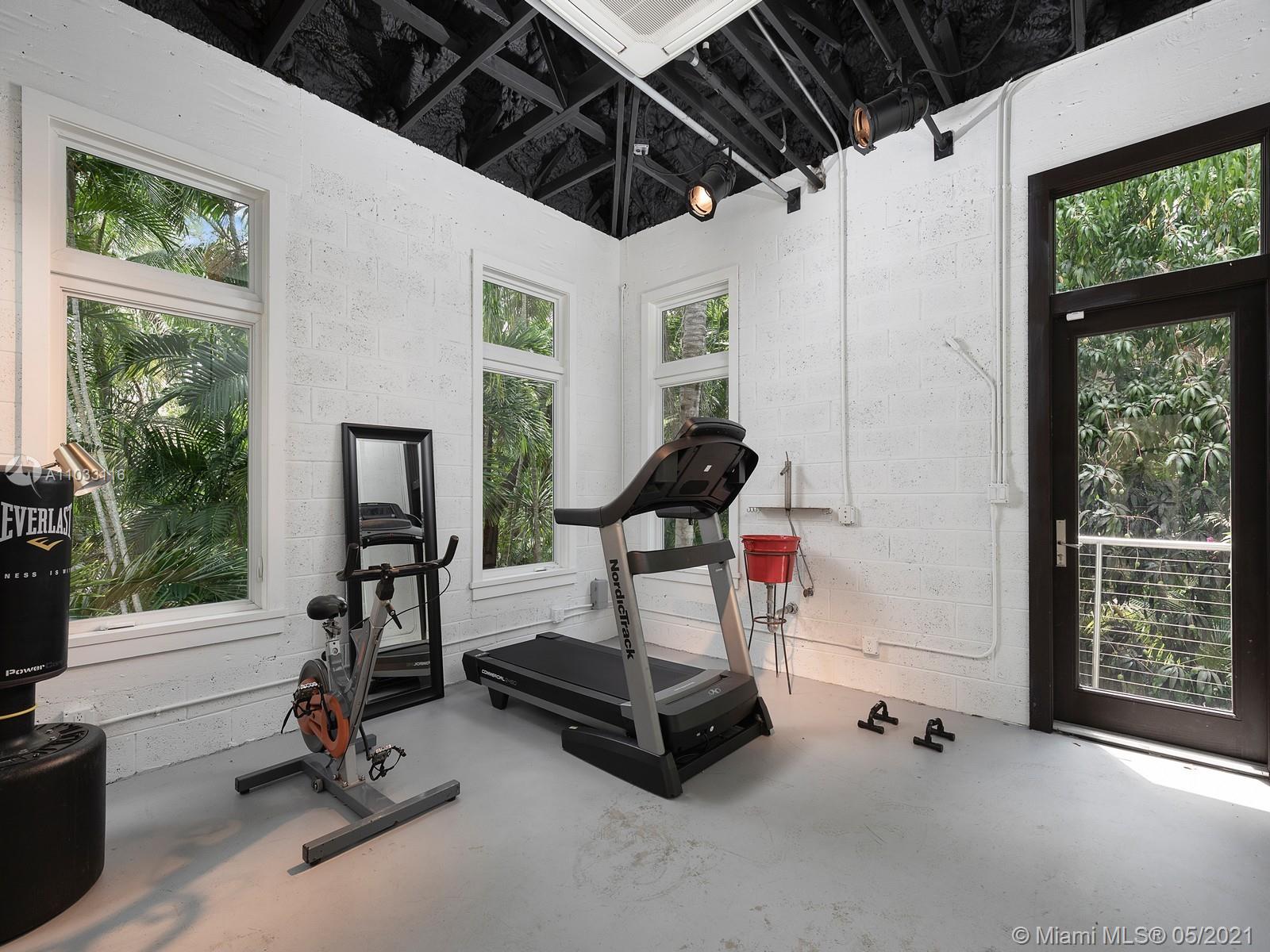 MARTIN SUBURBAN ACRES - Residential