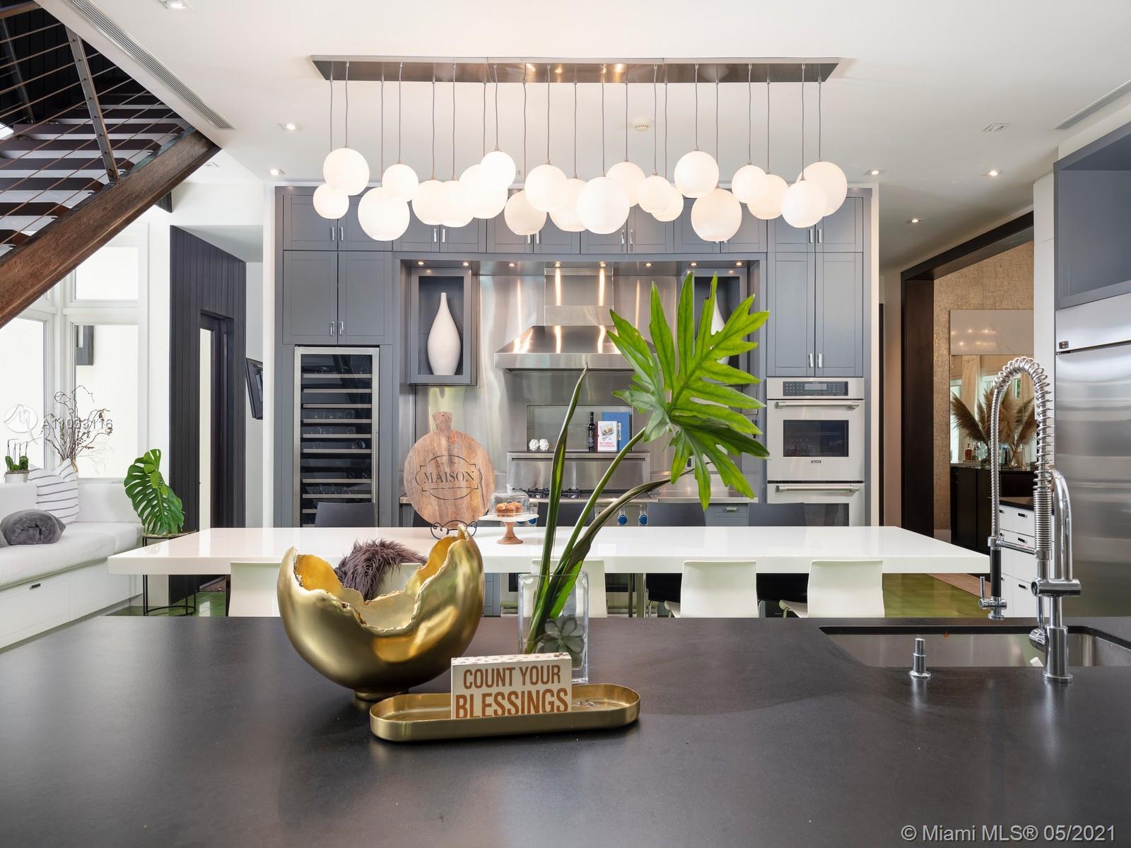 MARTIN SUBURBAN ACRES - Residential