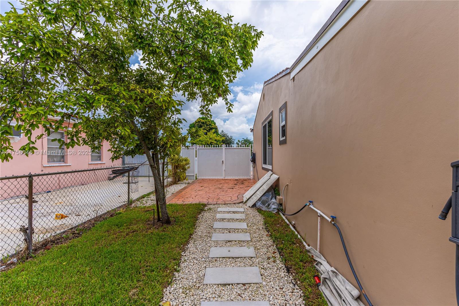 ZENA GARDENS - Residential