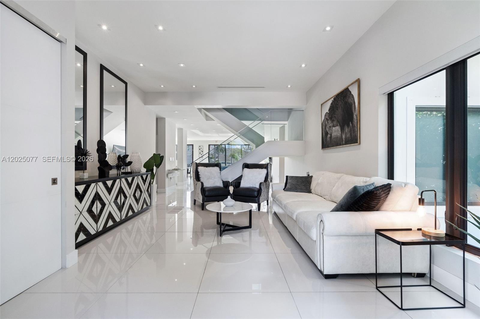 HOLLYWOOD GOLF ESTATES SE - Residential