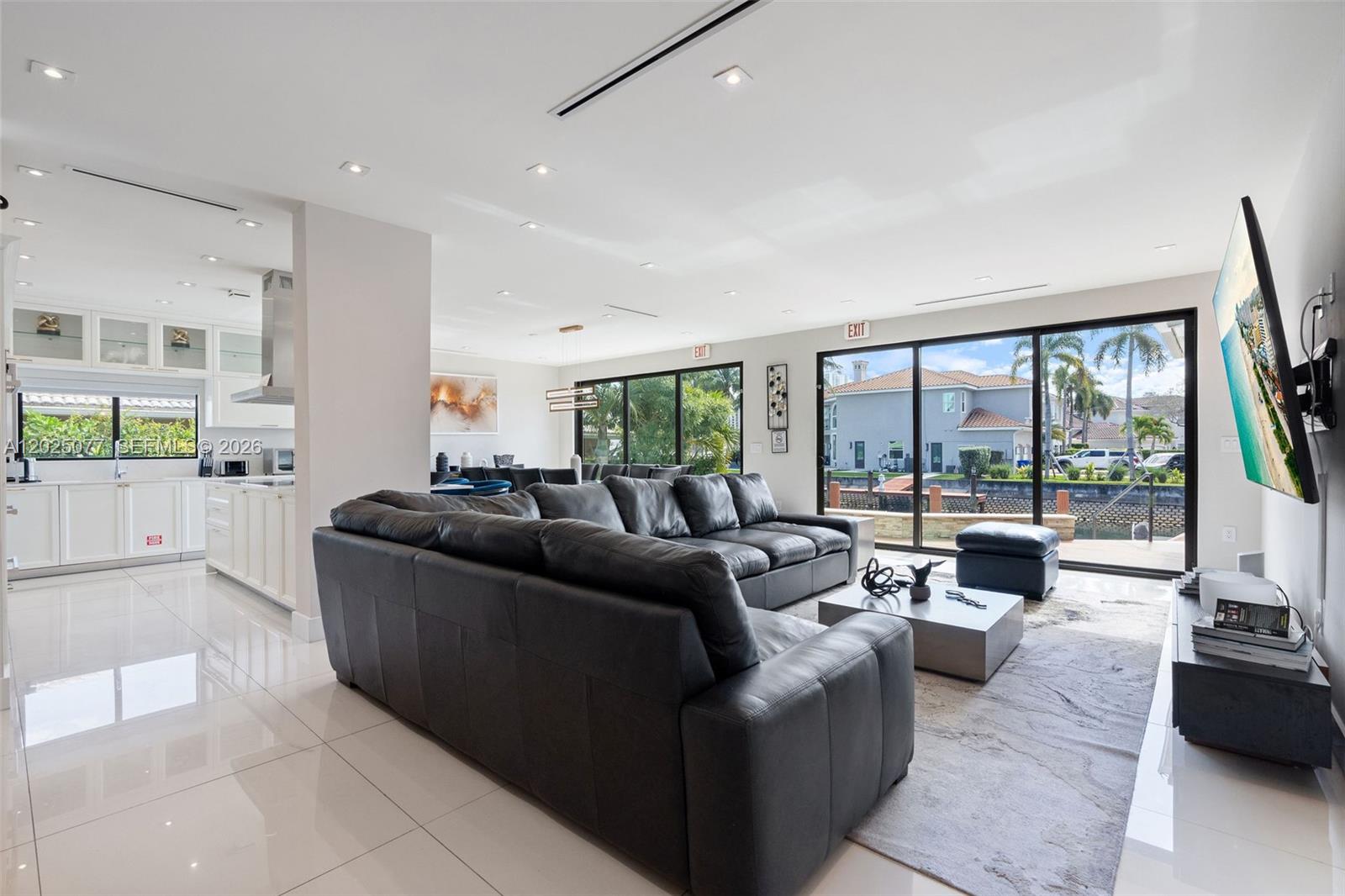 HOLLYWOOD GOLF ESTATES SE - Residential