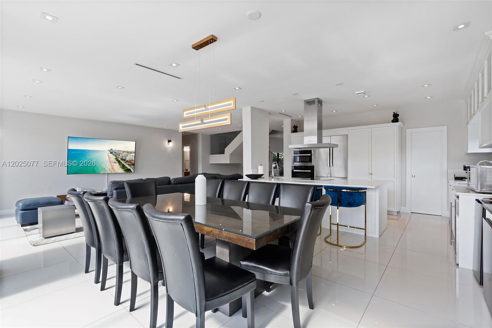 HOLLYWOOD GOLF ESTATES SE - Residential