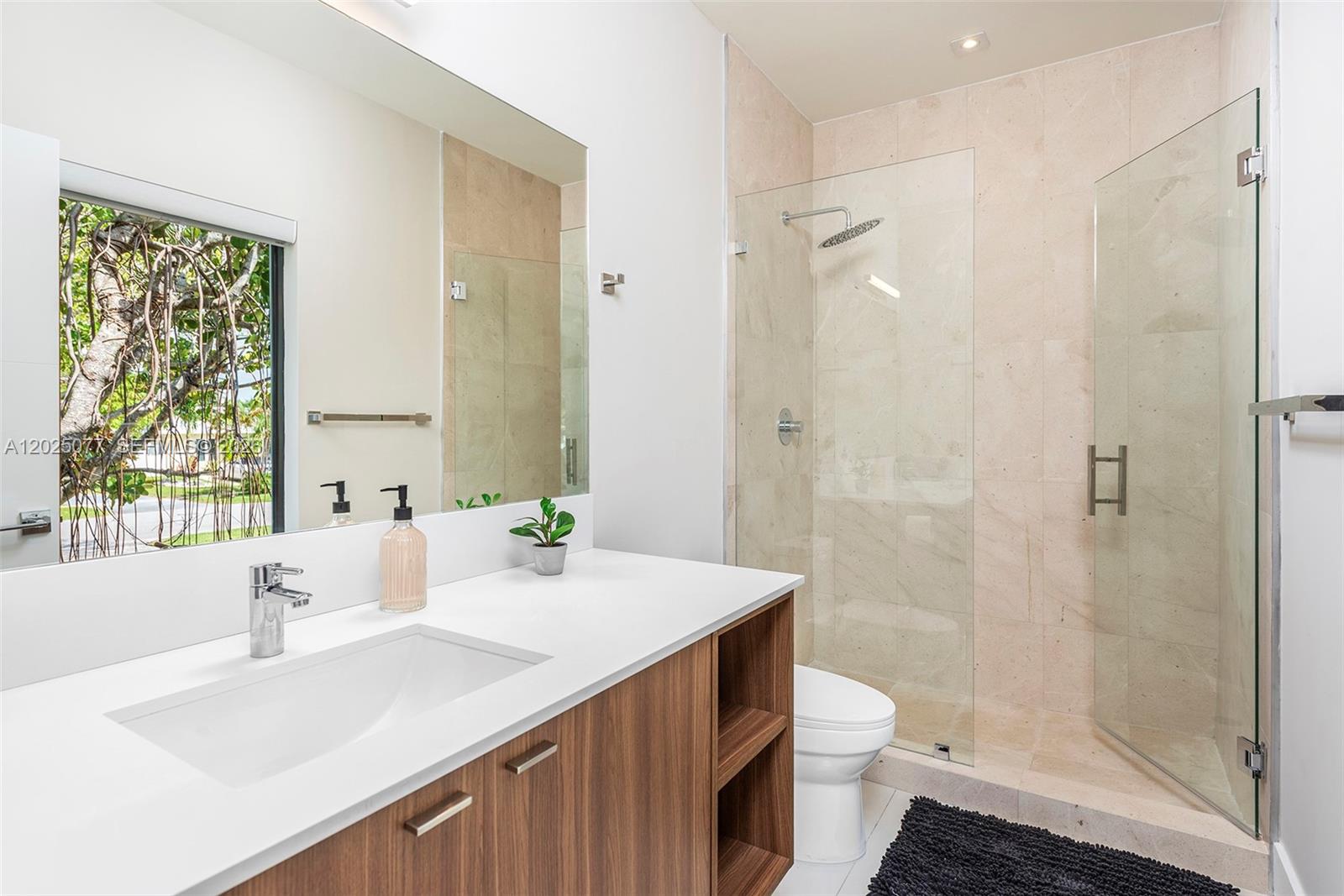 HOLLYWOOD GOLF ESTATES SE - Residential