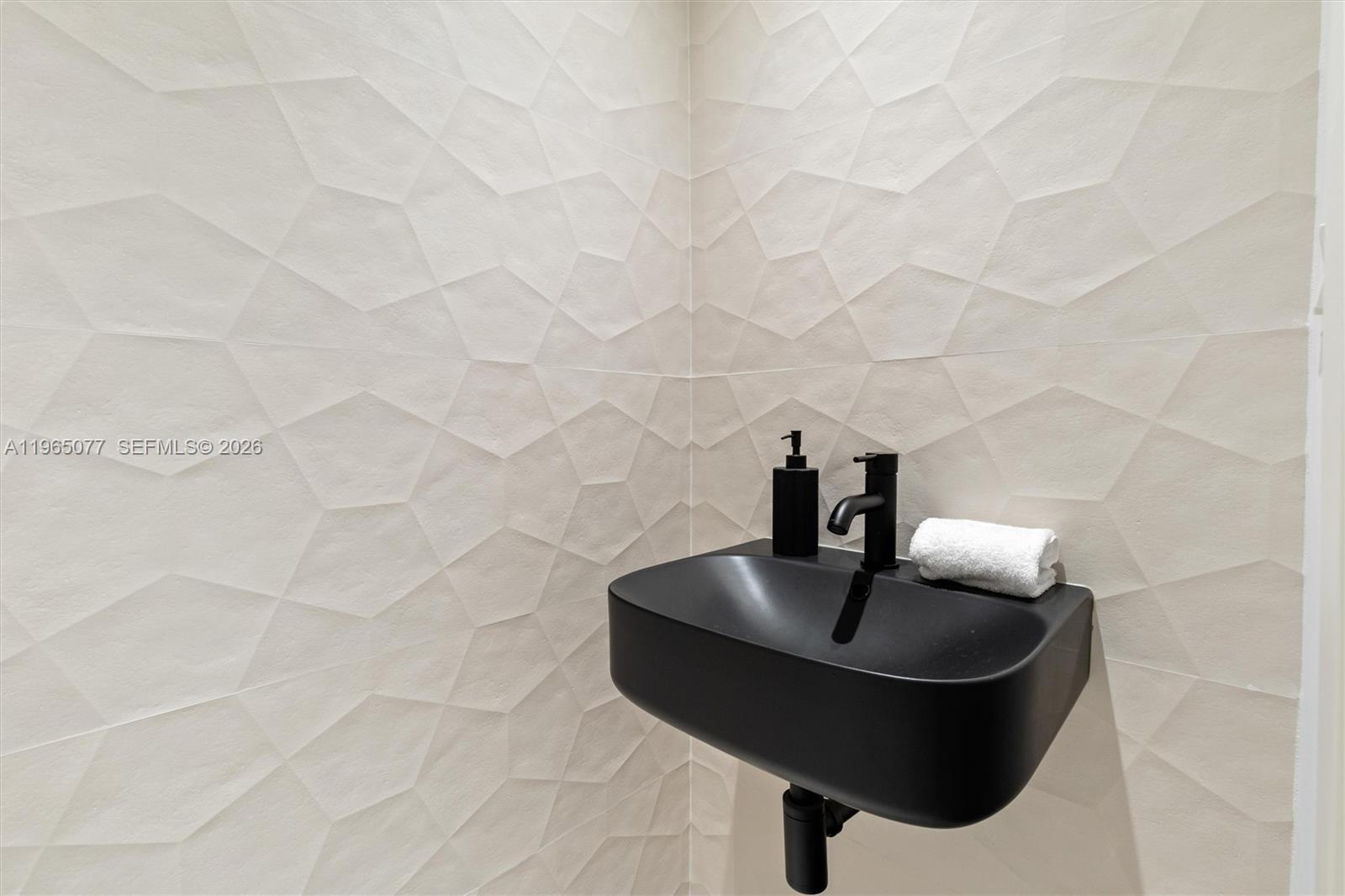 RAINTREE LAKE SEC THREE - Residential