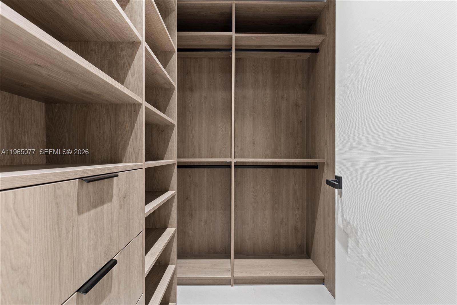 RAINTREE LAKE SEC THREE - Residential