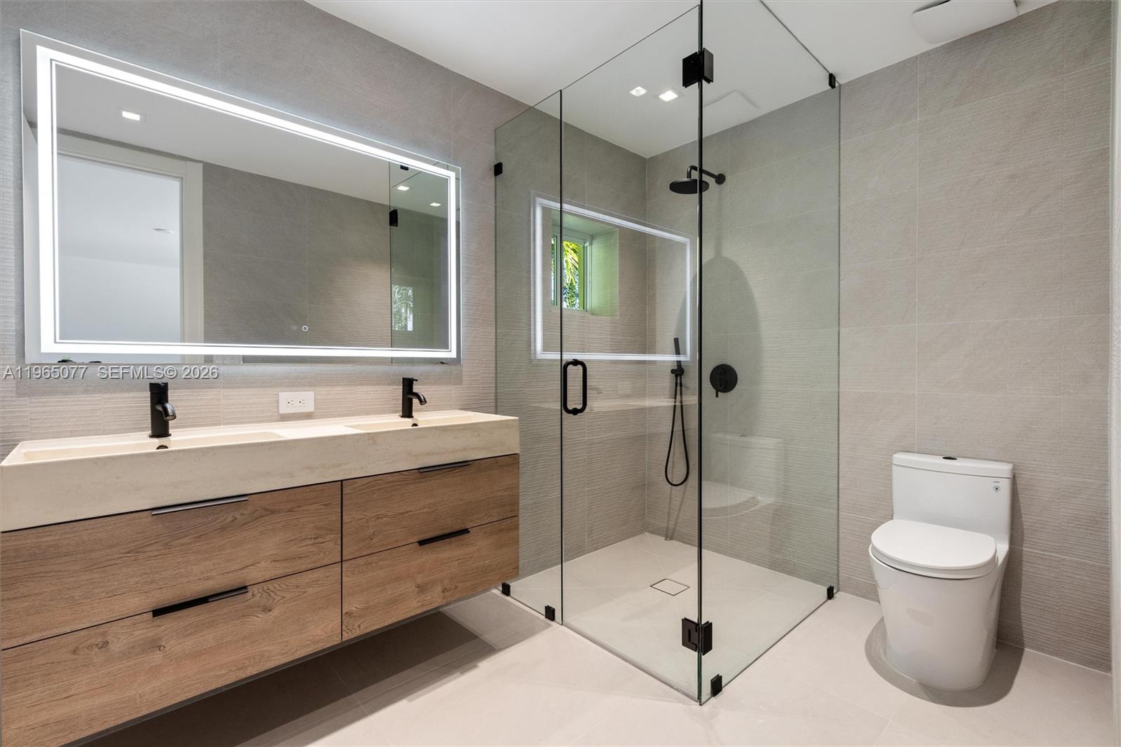 RAINTREE LAKE SEC THREE - Residential