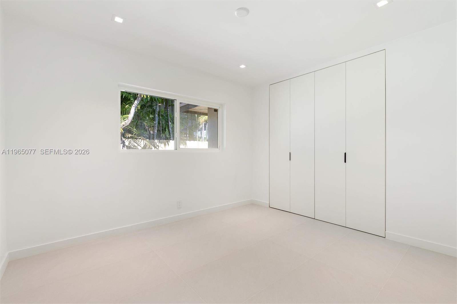 RAINTREE LAKE SEC THREE - Residential