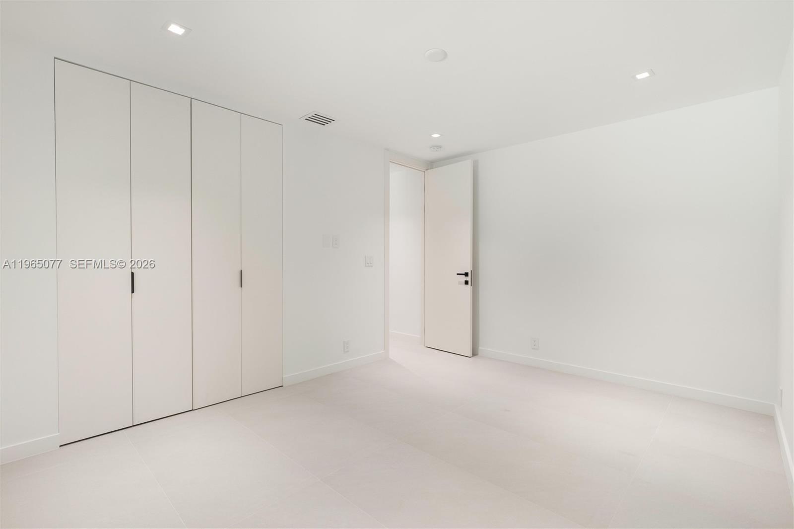 RAINTREE LAKE SEC THREE - Residential