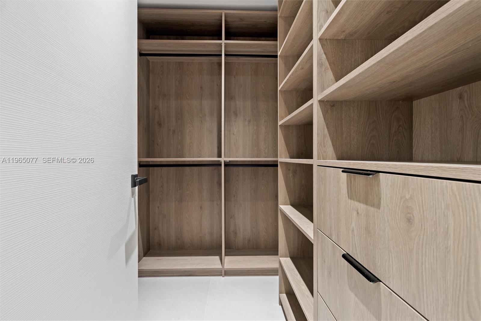 RAINTREE LAKE SEC THREE - Residential