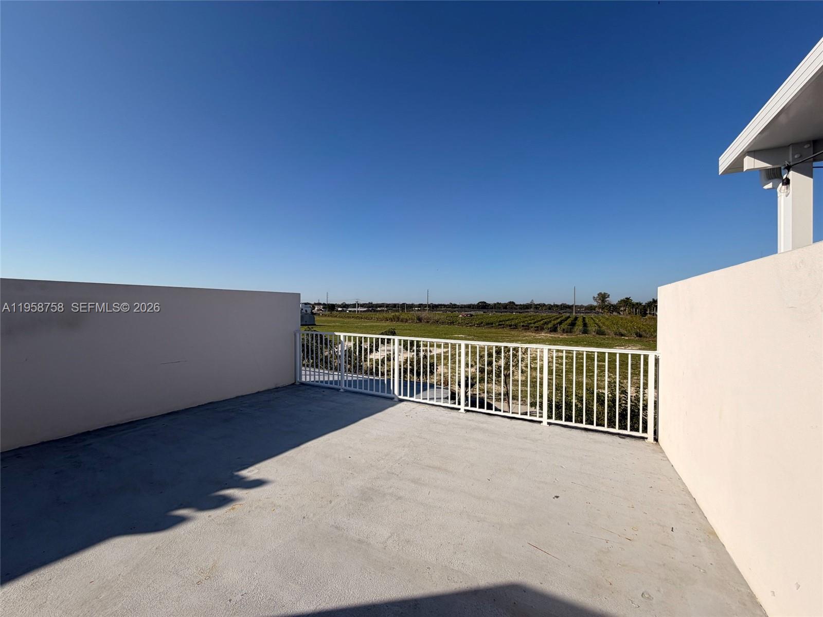 PARADISE ONE - Residential