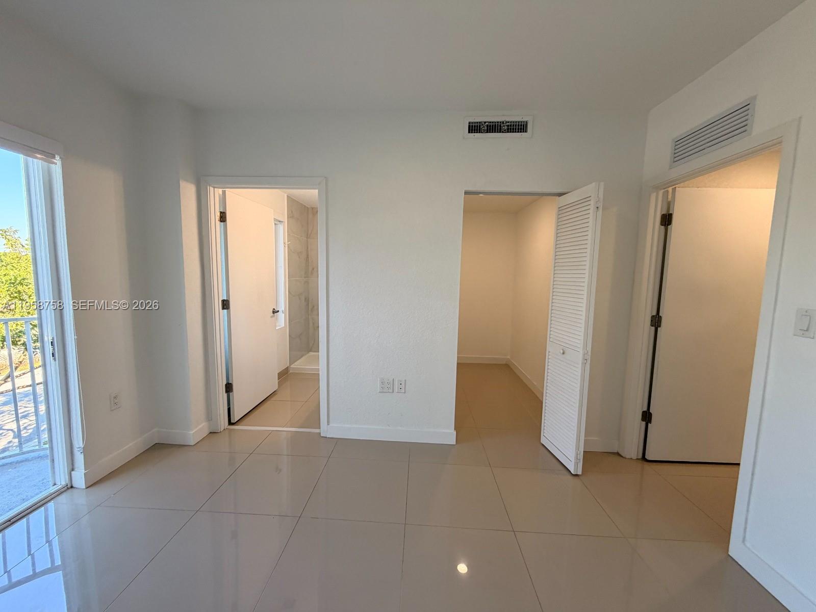 PARADISE ONE - Residential